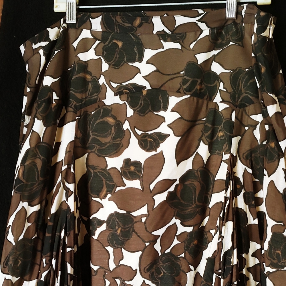 Ladies skirt never worn